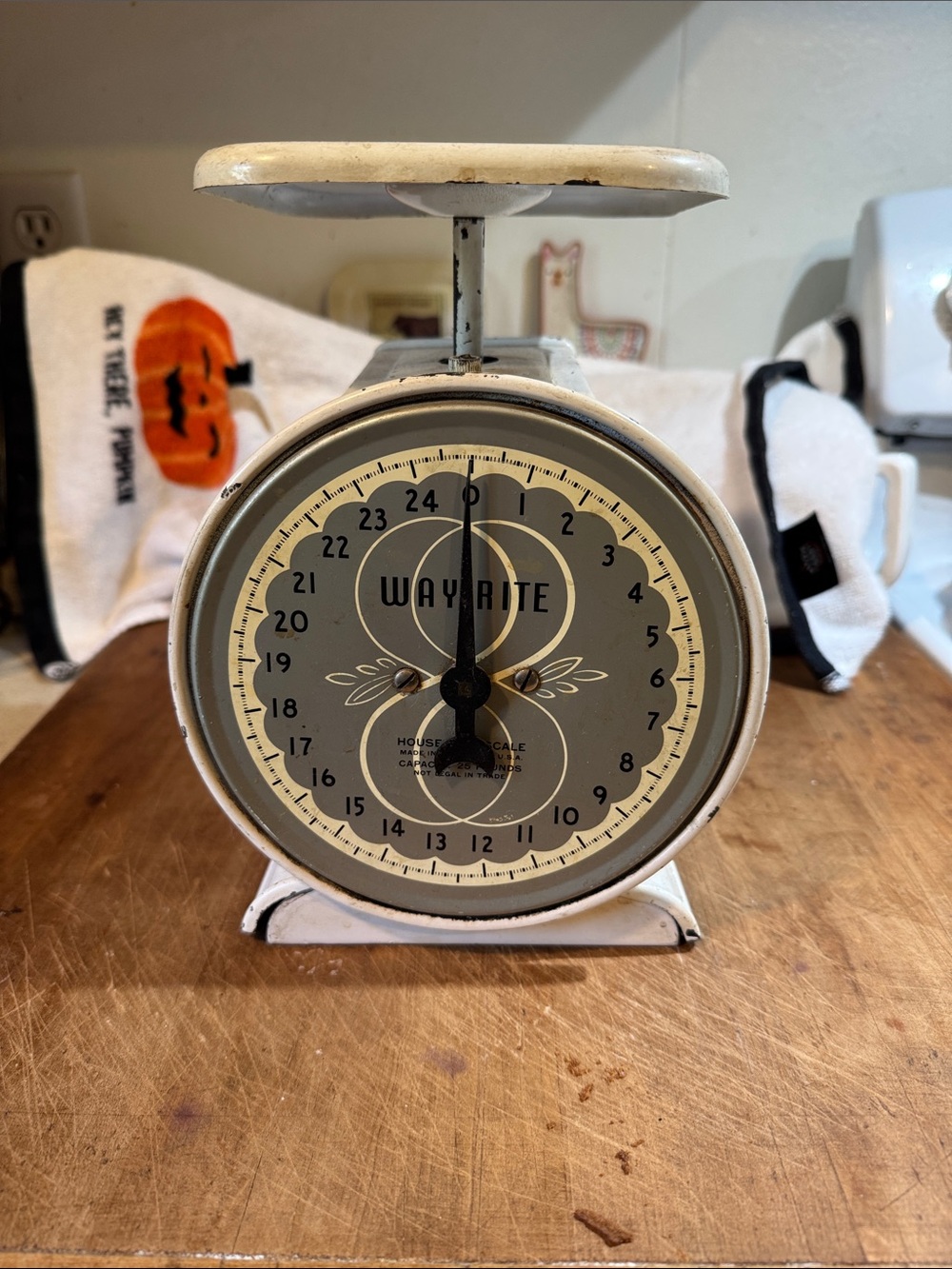 Wayrite Vintage White and Gray Kitchen Scale Decor